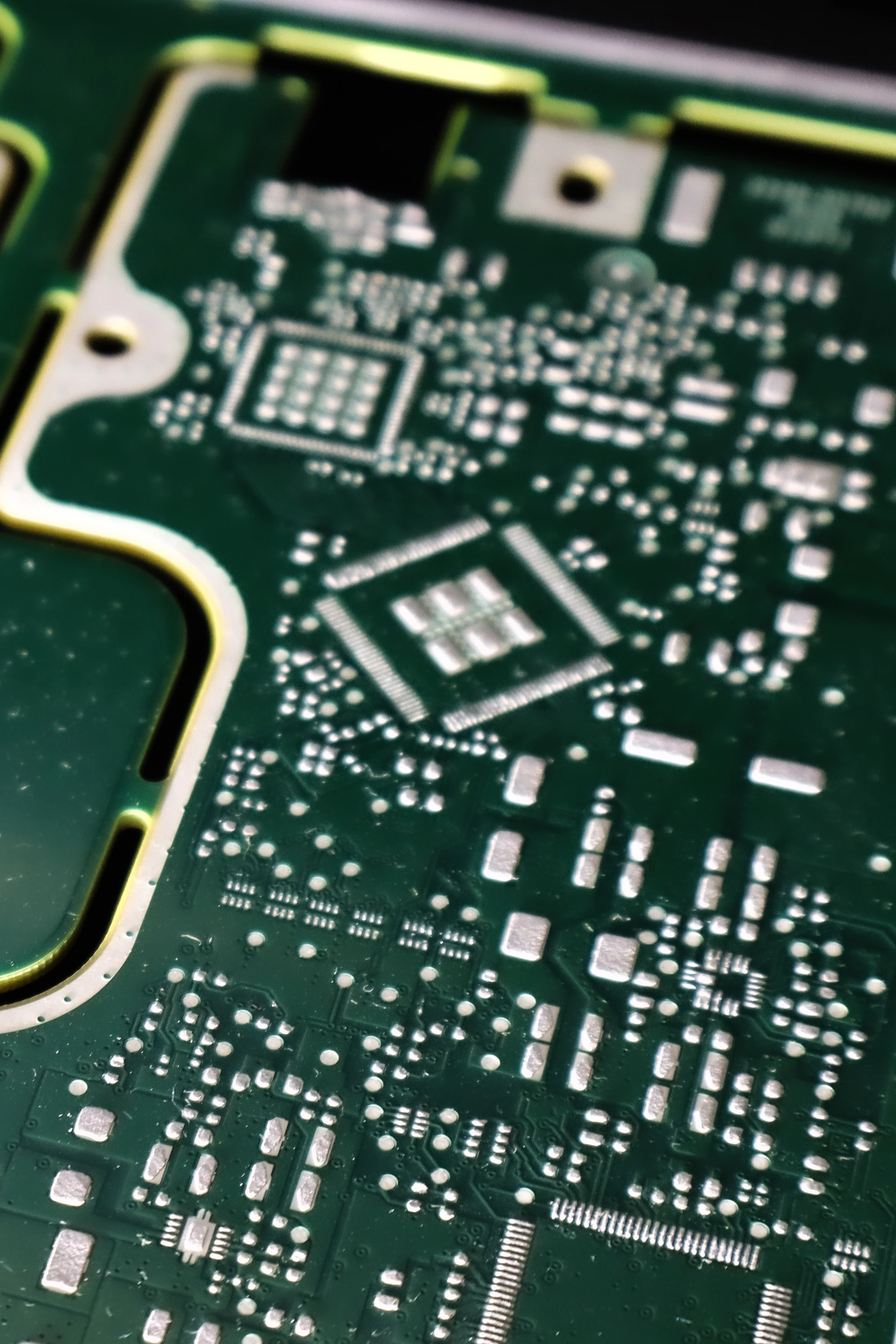 PCB empastada con soldadura para fijación de componentes